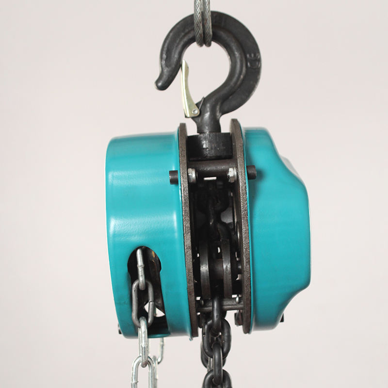 Manual chain hoist top hook detail