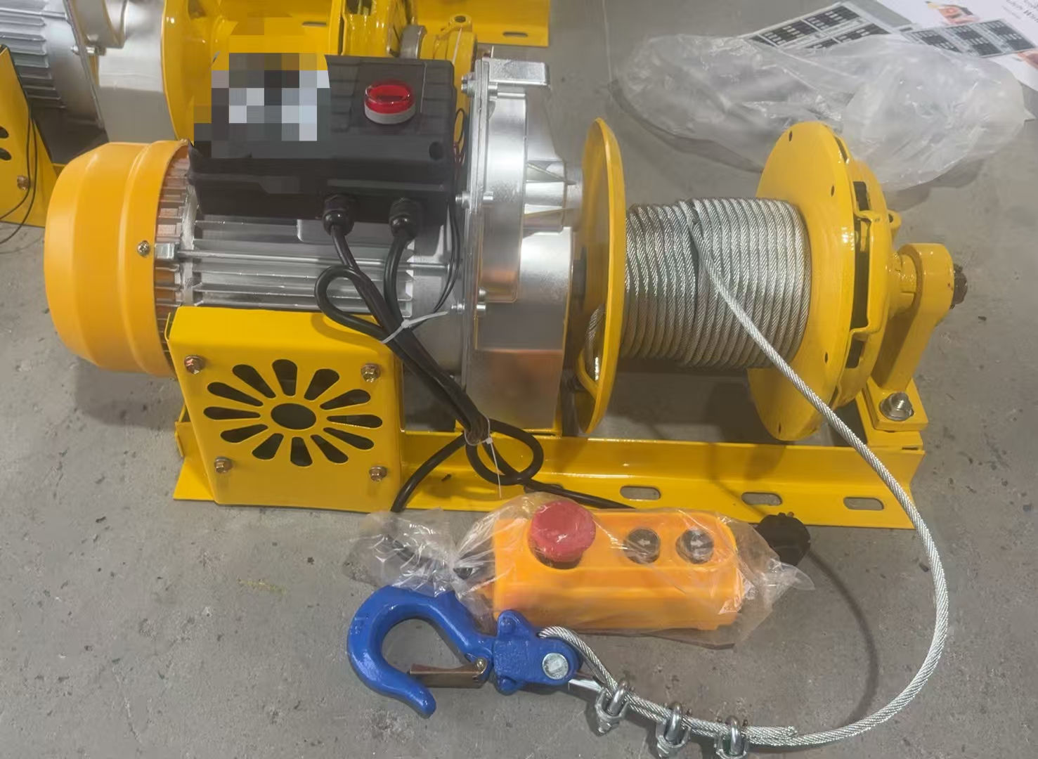 Clutch winch close-up view