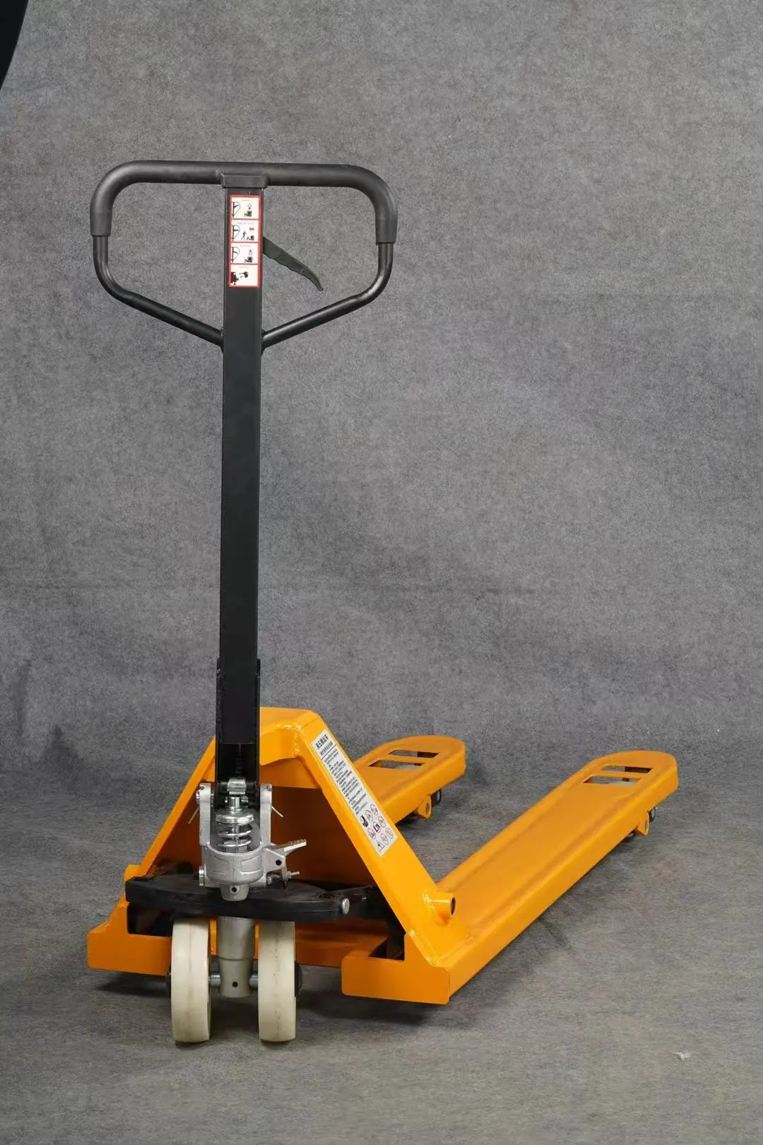Hand pallet truck front view