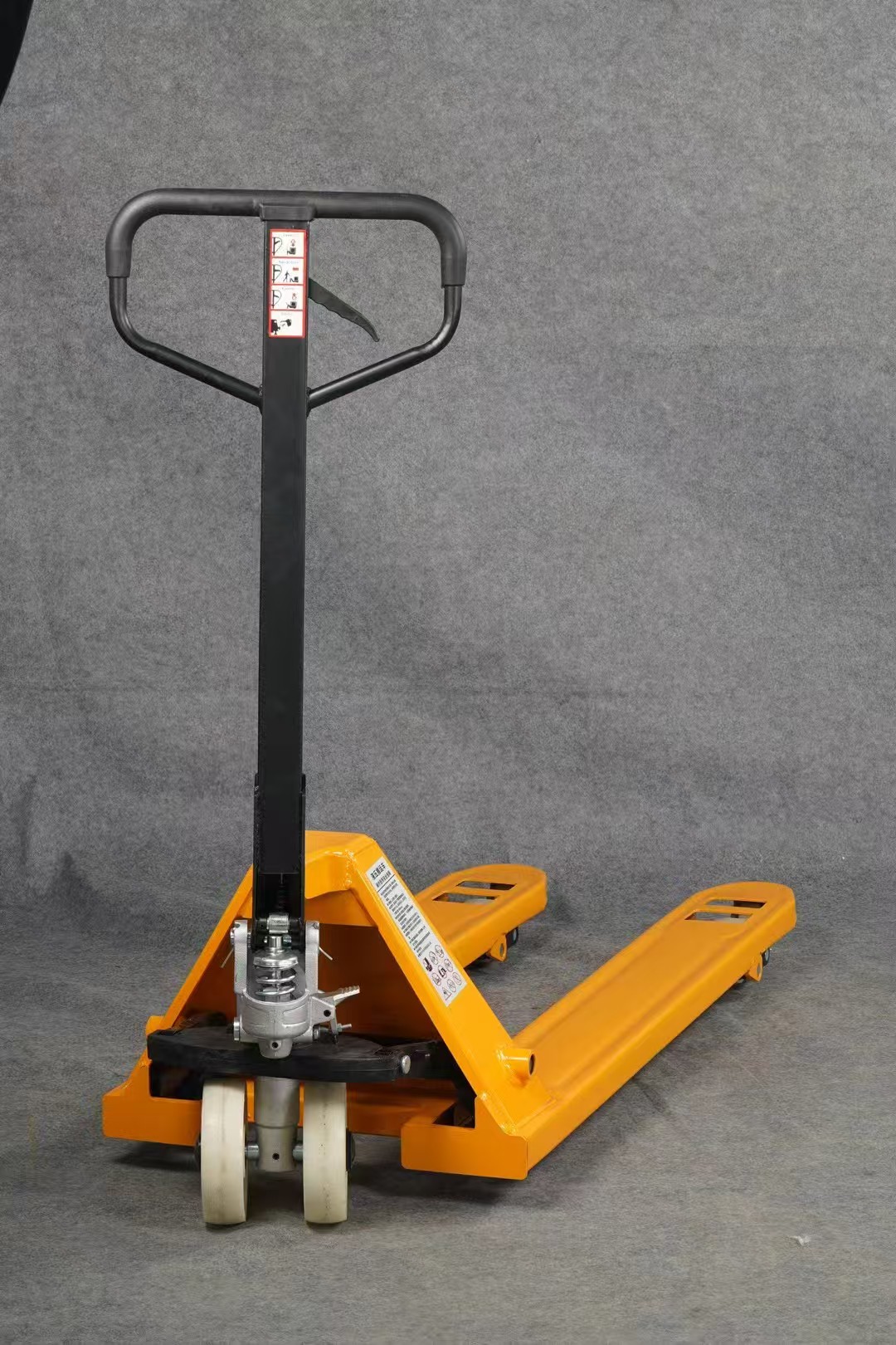 Hand pallet truck front view