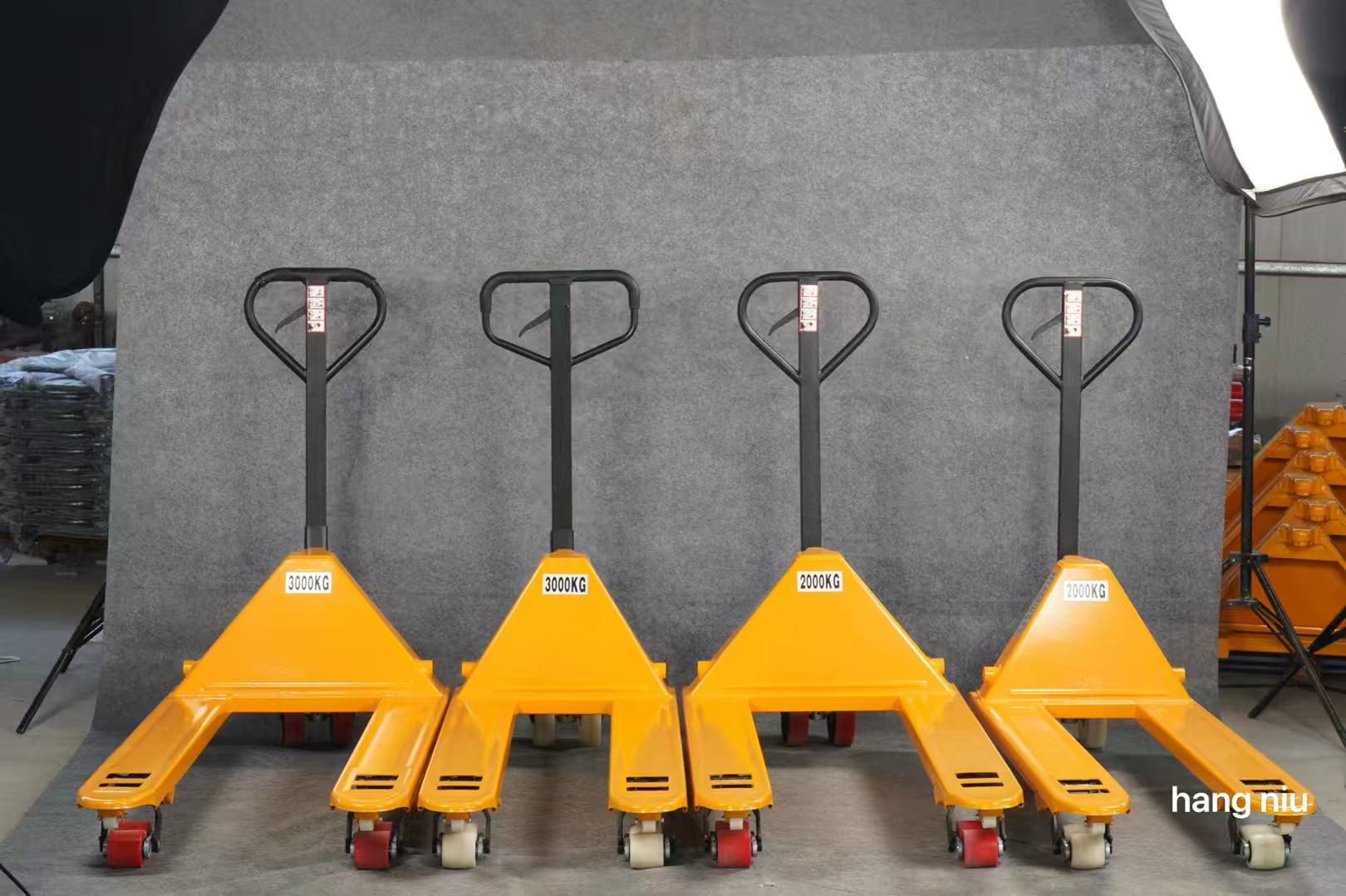 Hand pallet truck lineup rear view